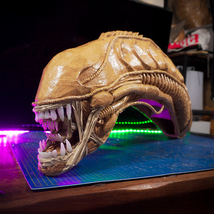 Plantillas de máscara de Xenomorfo Guerrero para DIY en cartón