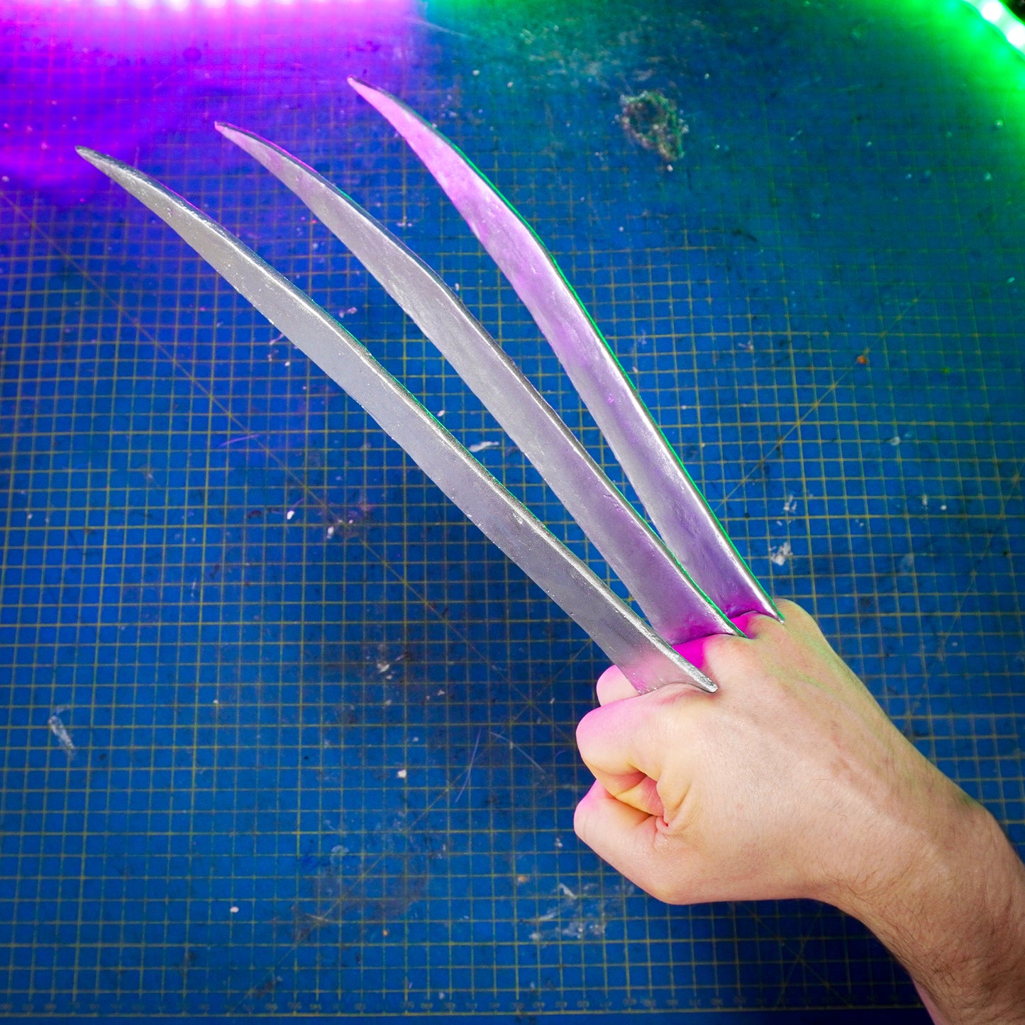 Wolverine Claws TEMPLATES for cardboard DIY